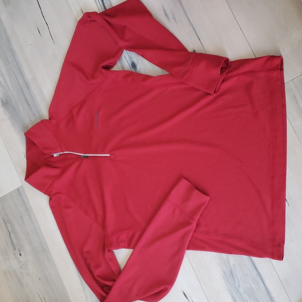 Mens OmniShade 1/2 zip sweater with thumbholes size M